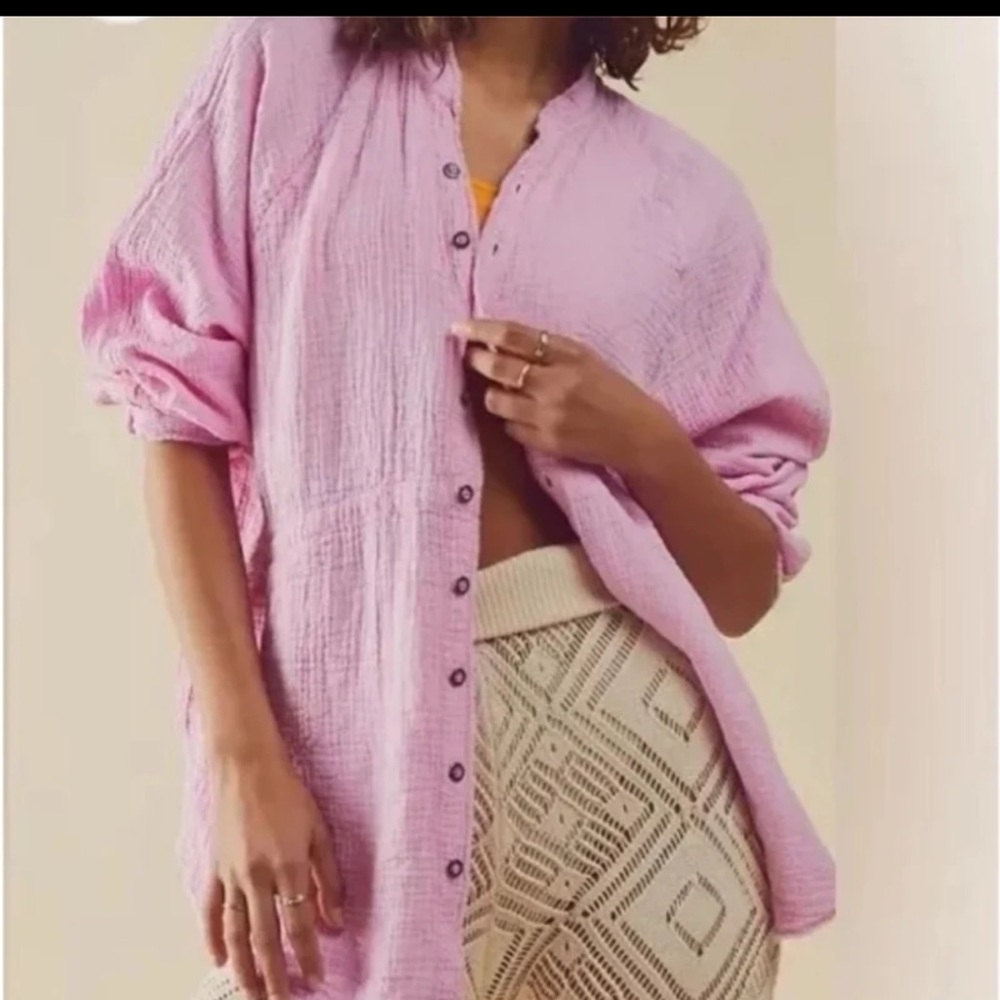 Free People We The Free Summer Daydream Buttondown in Pink size Medium - Picture 4 of 12